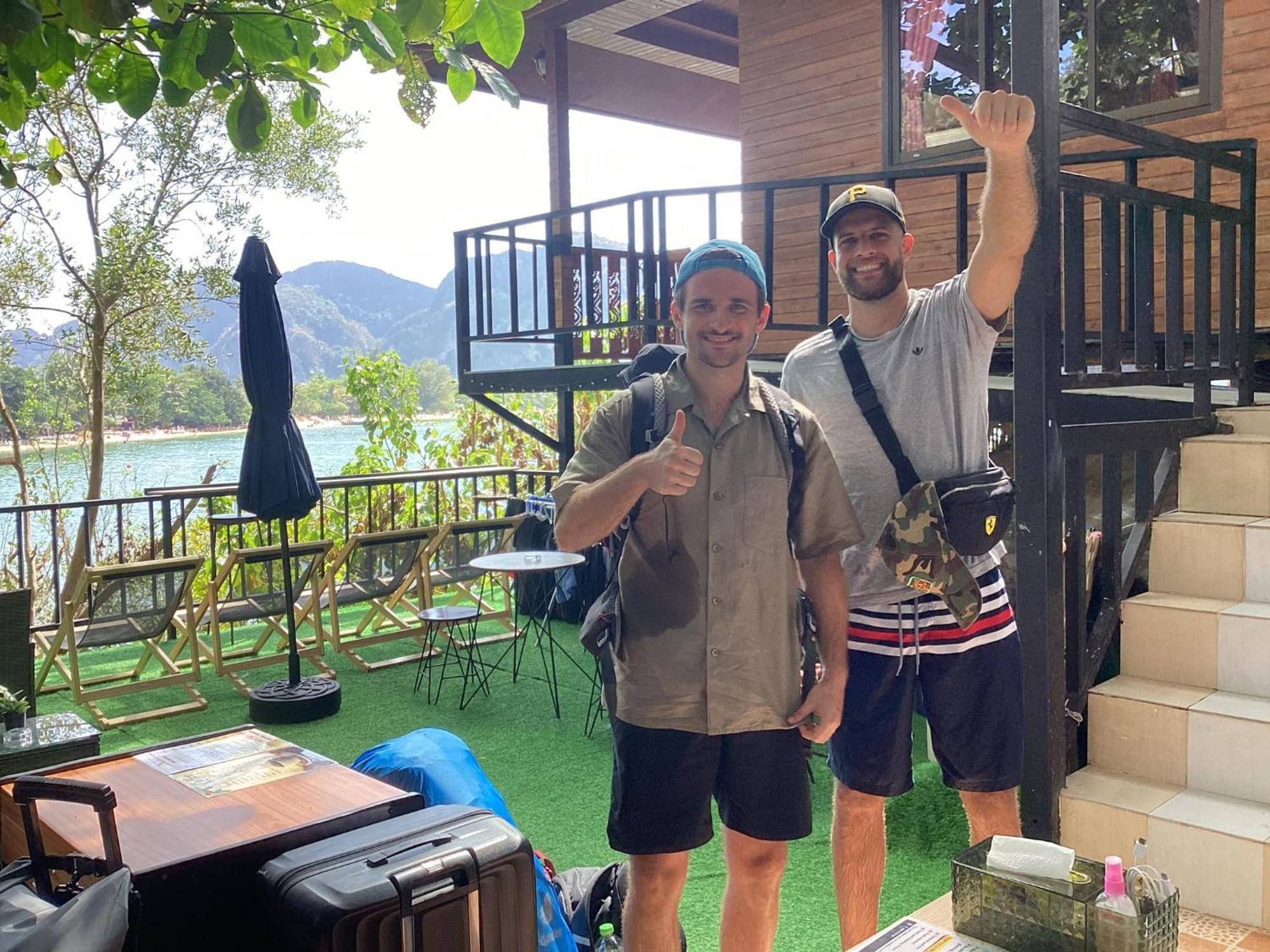 Sweed Dee Seaview Hostel Kepulauan Phi Phi Bagian luar foto