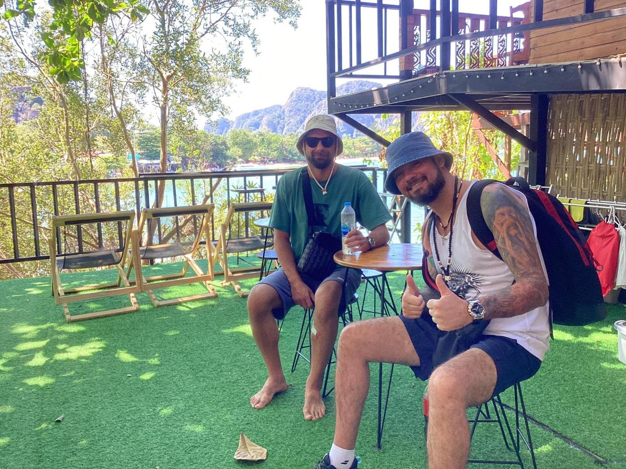 Sweed Dee Seaview Hostel Kepulauan Phi Phi Bagian luar foto