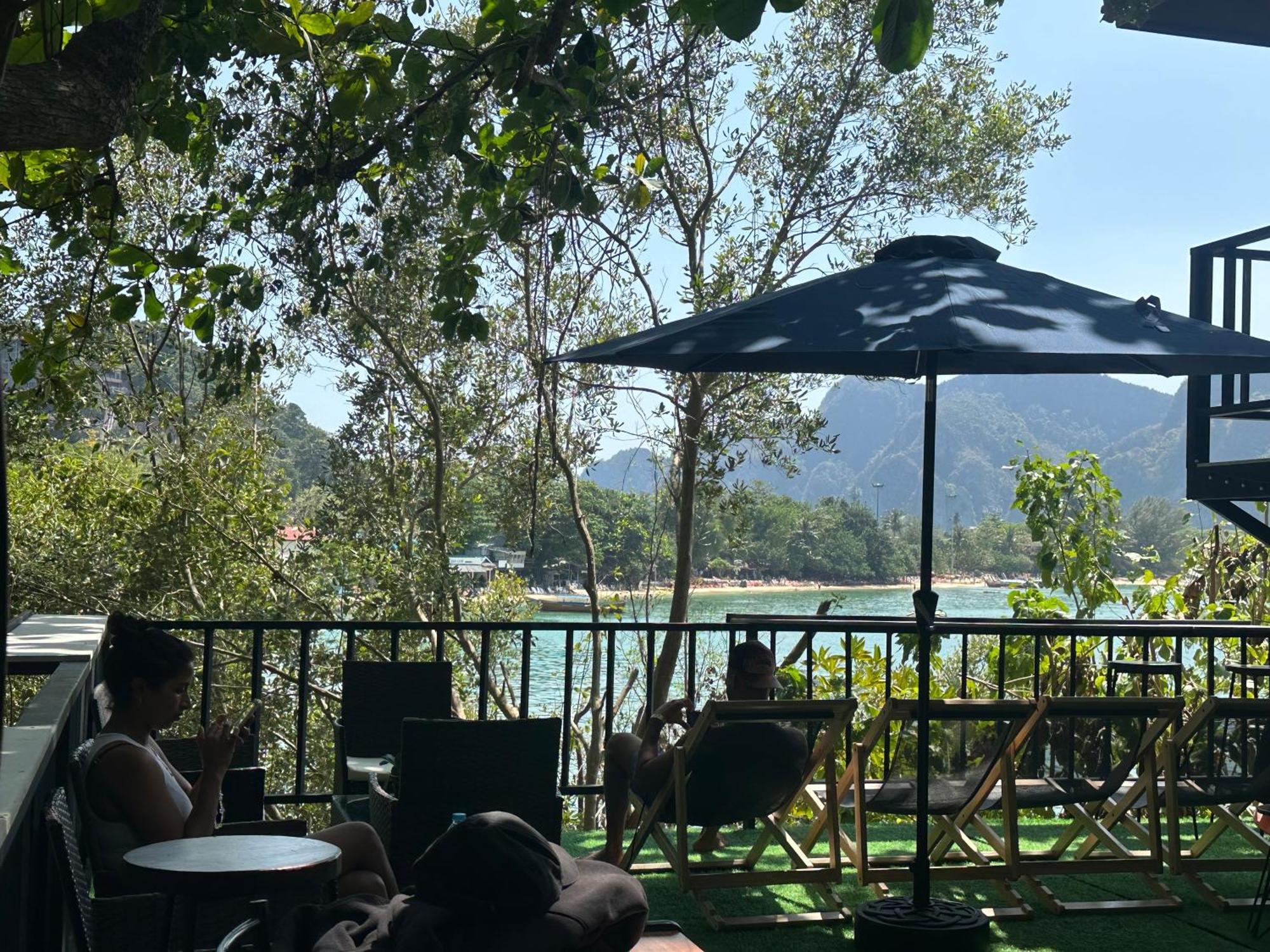 Sweed Dee Seaview Hostel Kepulauan Phi Phi Bagian luar foto