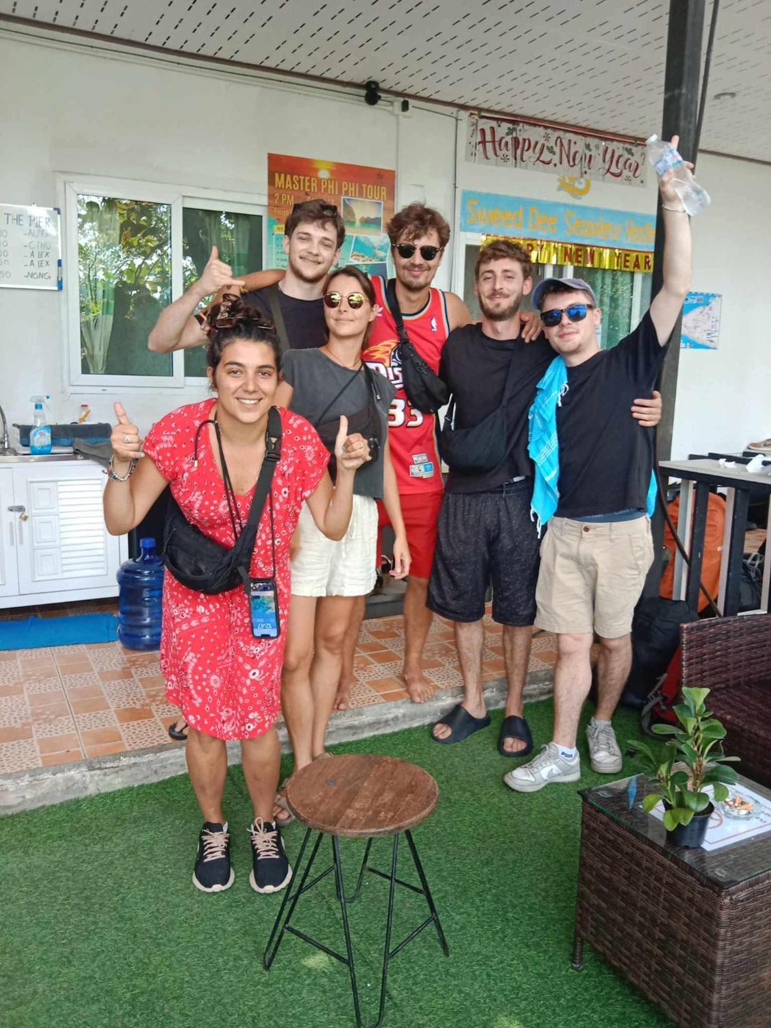 Sweed Dee Seaview Hostel Kepulauan Phi Phi Bagian luar foto